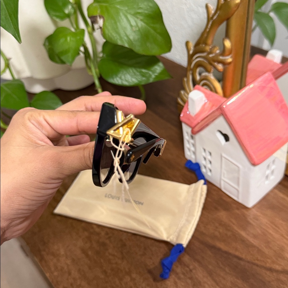 Louis Vuitton  LV GO-14 round sunglasses - Picture 8 of 12